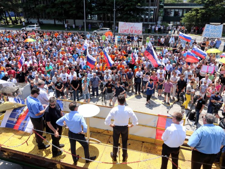 Koper, 22.06.2016 Luka Koper, Protest, Zbor delavcev, zborovanje zaposlenih