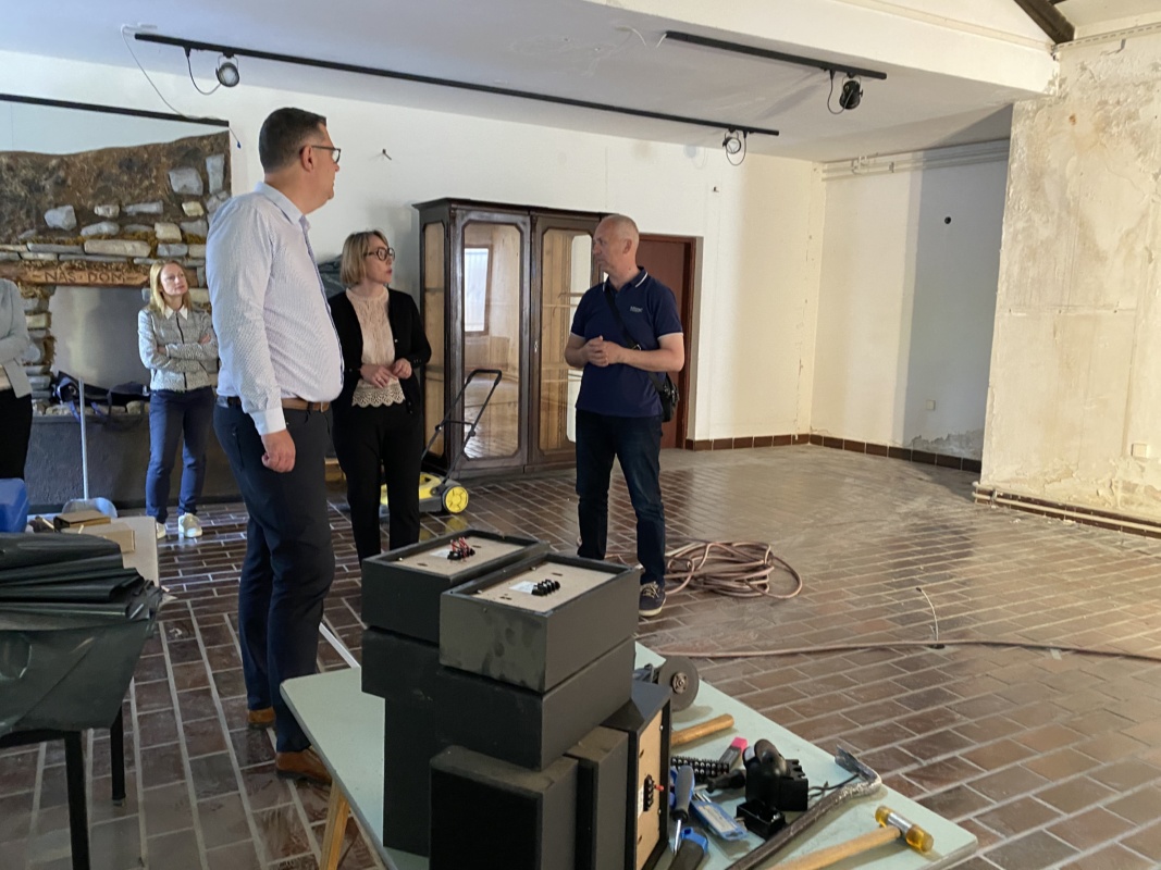 V Pokrajinskem muzeju Koper se je začela prenova prostorov zbirke novejše zgodovine