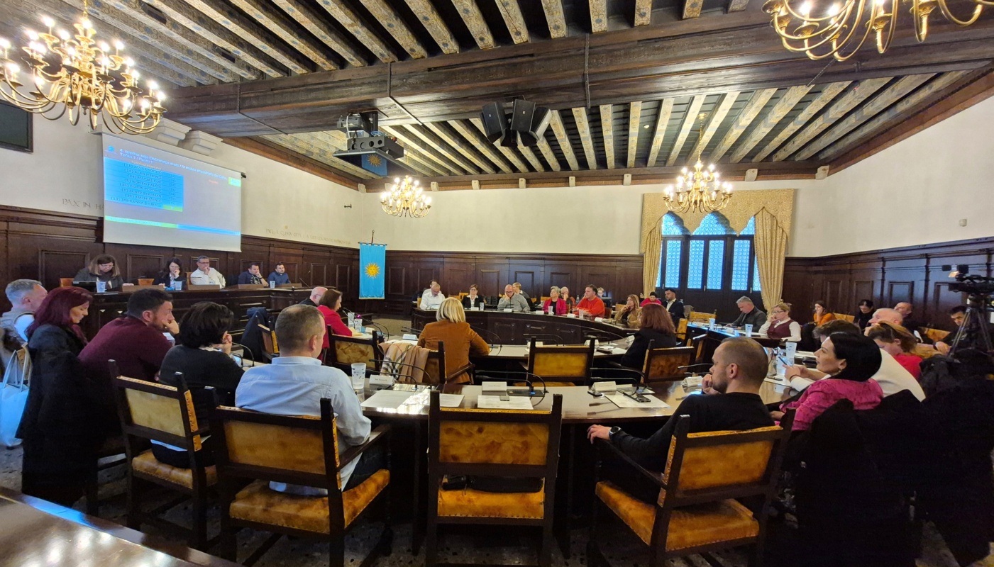 Občinski svet MOK o projektu vrnitve Laha