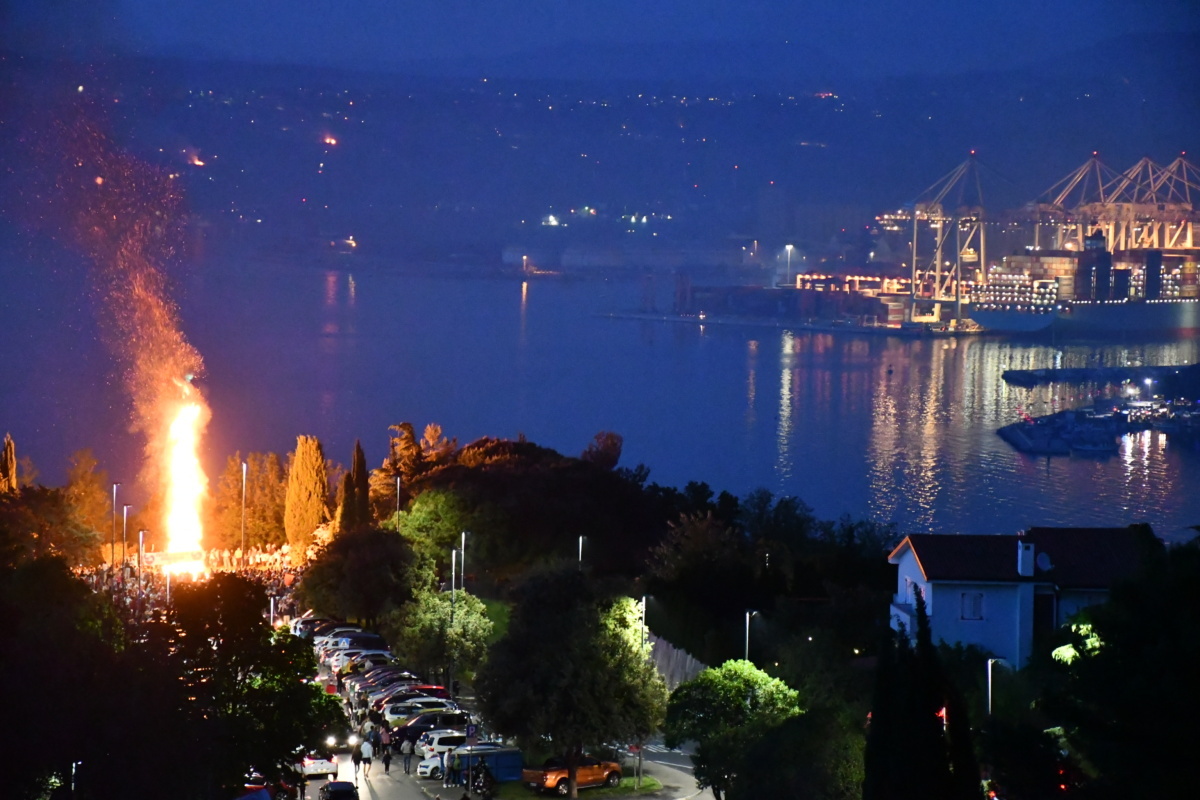 Napotki za kurjenje prvomajskih kresov