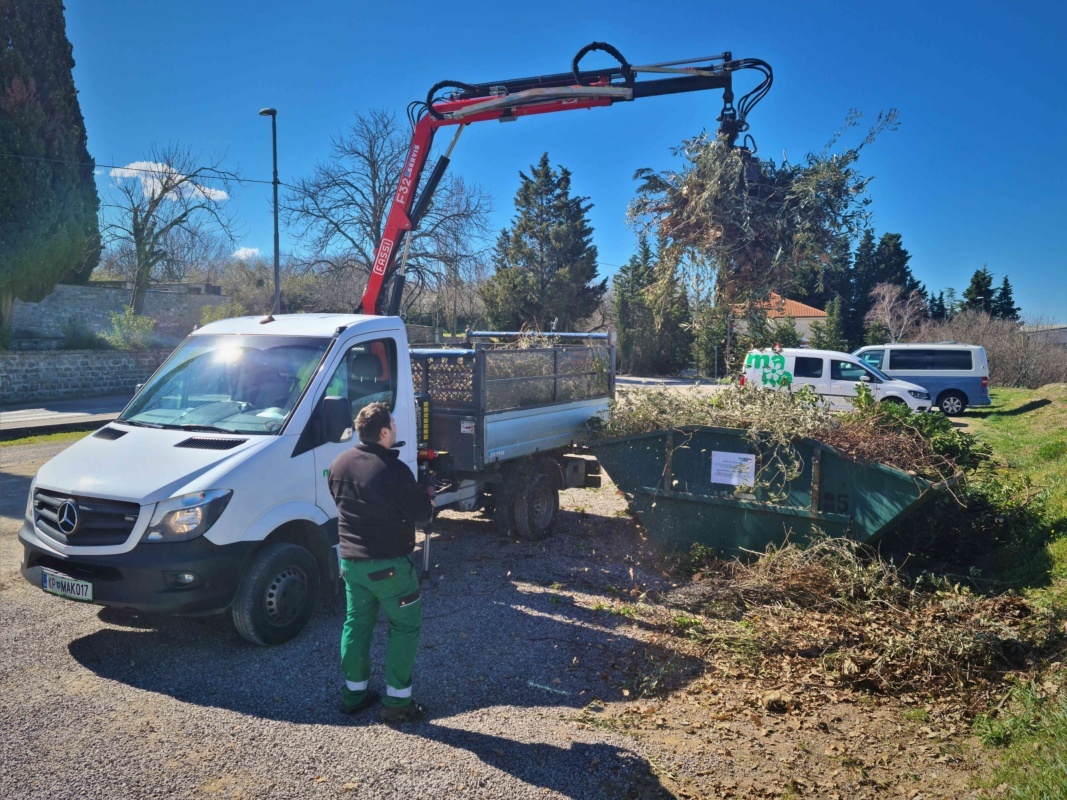 Marjetica Koper začenja akcijo brezplačnega prevzema zelenega reza