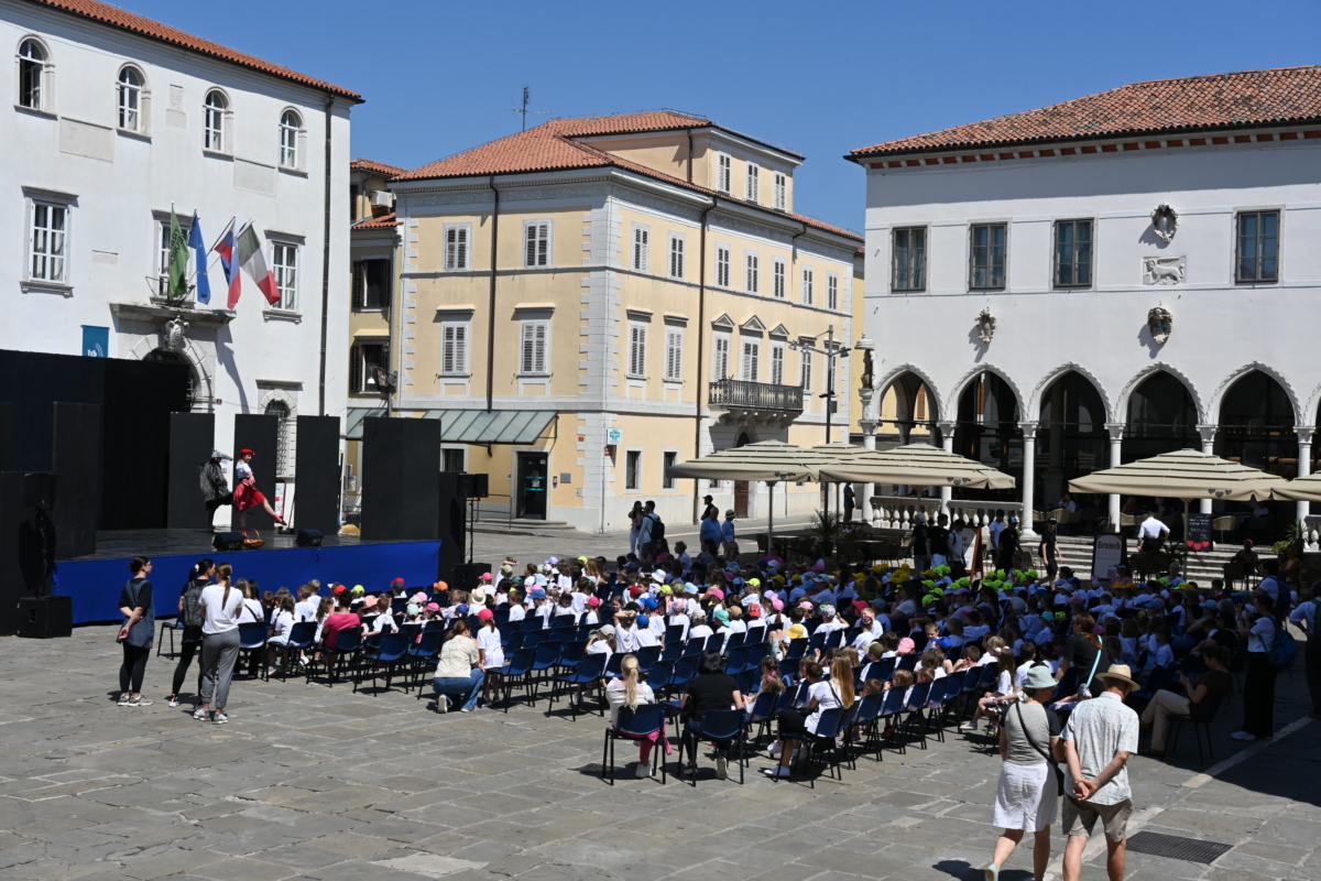 Koper tudi letos praznoval z otroki na trgu