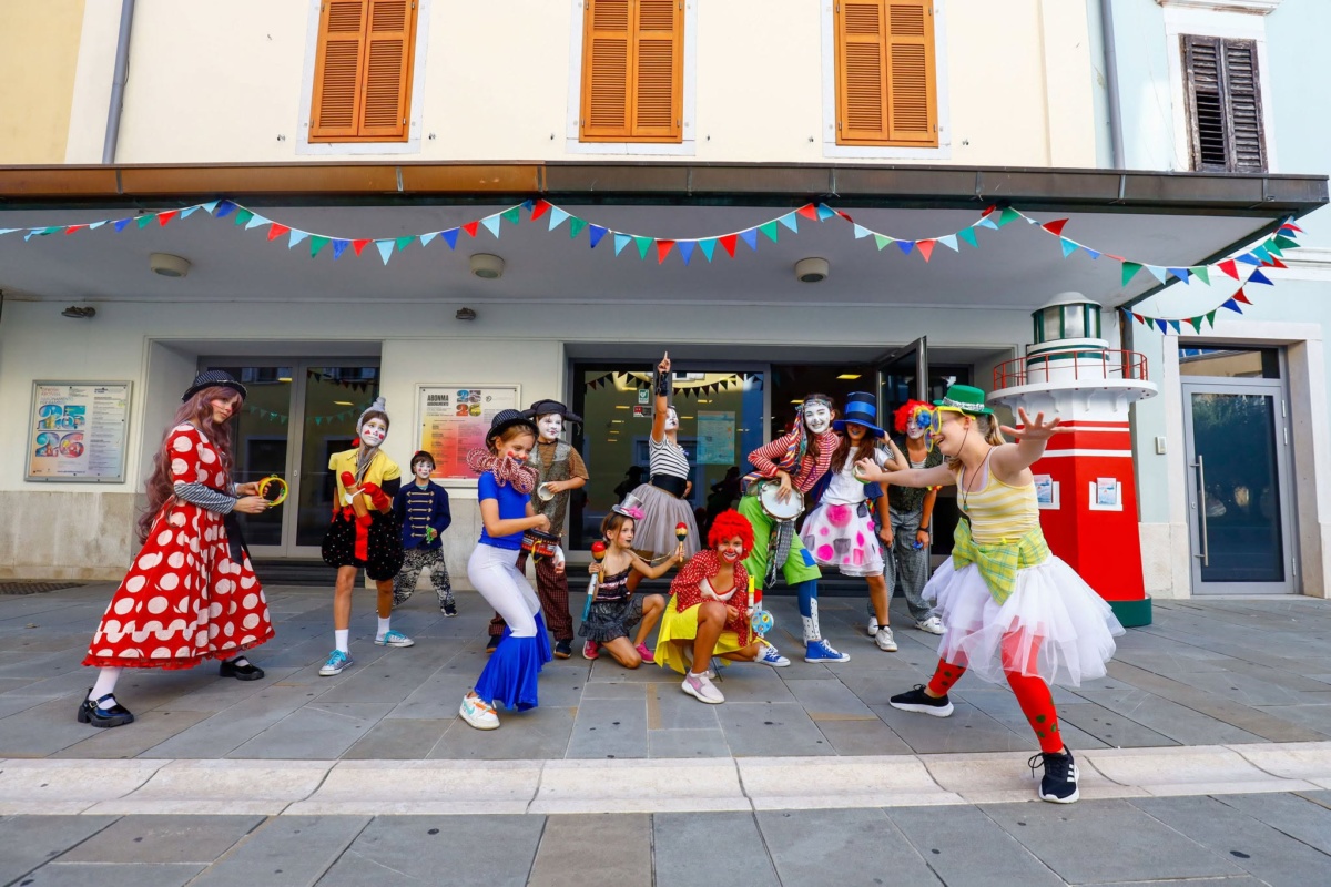 Konec avgusta v znamenju mednarodnega festivala Pri svetilniku